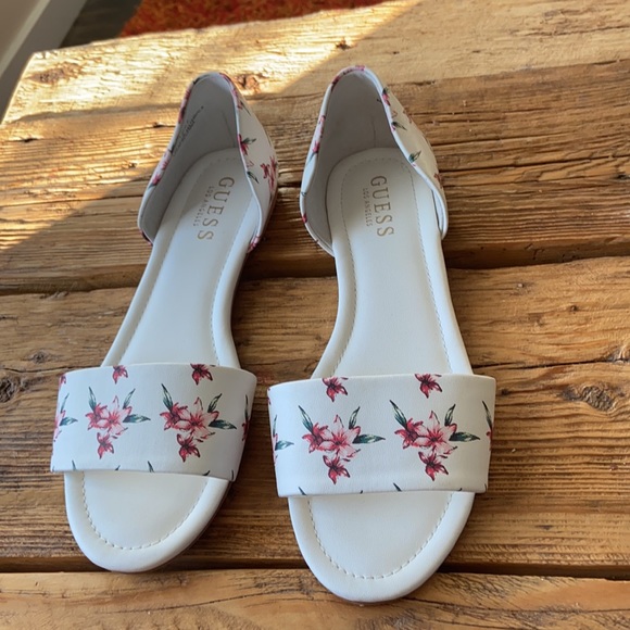 Guess sandles - Picture 2 of 4